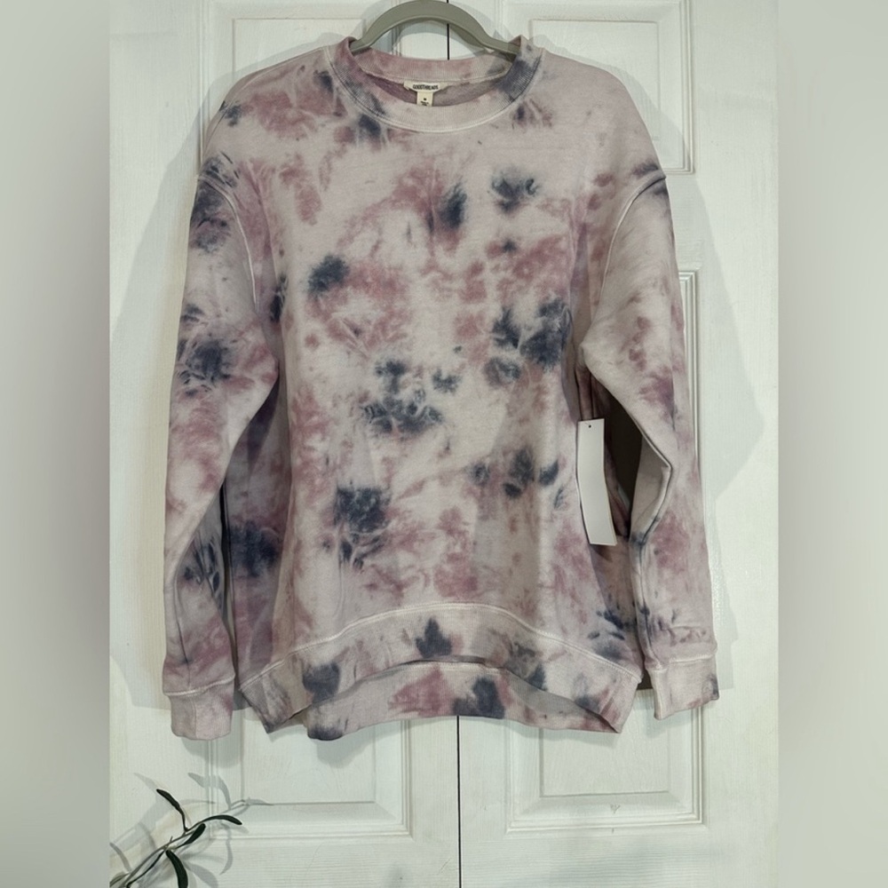 Tie dye design sweatshirt nwt